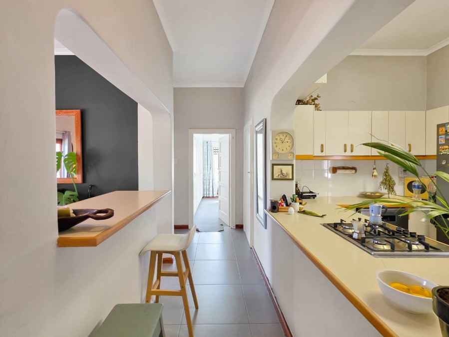 2 Bedroom Property for Sale in Vredehoek Western Cape